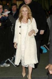 Kylie Minogue -Arrives at the BBC Studios For The One Show in London, Jan. 2015