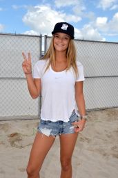 Nina Agdal Leggy in Denim Shorts - in Miami Beach Florida, Febraury 2015