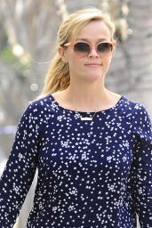 Reese Witherspoon - Shopping in Santa Monica, February 2015