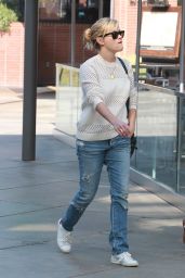 Reese Witherspoon - Shopping Trip With a Girlfriend in Los Angeles, Feb. 2015