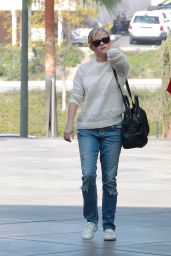 Reese Witherspoon - Shopping Trip With a Girlfriend in Los Angeles, Feb. 2015