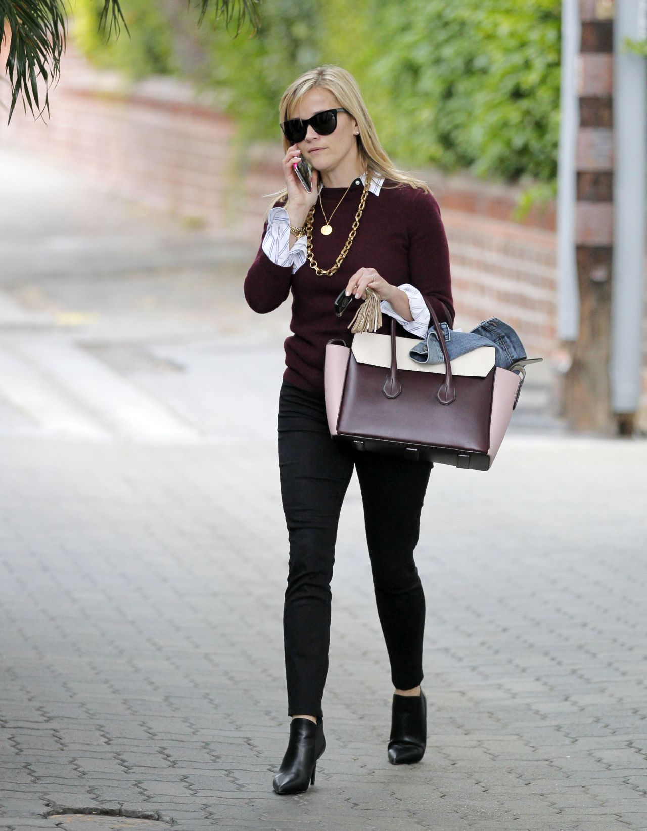 Reese Witherspoon Style - Leaving Her Office in Beverly Hills, February ...