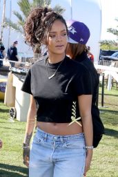 Rihanna - DIRECTV Super Fan Tailgate in Glendale, February 2015