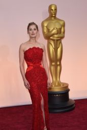 Rosamund Pike – 2015 Oscars Red Carpet in Hollywood