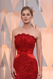 Rosamund Pike – 2015 Oscars Red Carpet in Hollywood