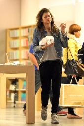 Zendaya Casual Style - Shopping at the Apple Store in Beverly Hills