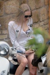 Amanda Seyfried - Photoshoot in Rome, March 2015