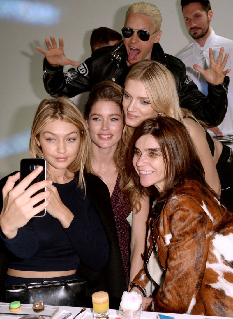 Doutzen Kroes, Gigi Hadid, Lily Donaldson and Carine Roitfeld – Tasting Night With Galaxy - Fashion Week in Paris