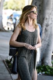 Emily Blunt Leaving a Beauty Salon in Los Angeles, March 2015