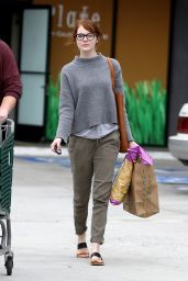 Emma Stone - Grocery Shopping in Malibu, March 2015