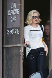 Gwen Stefani - Acupuncture Clinic in Los Angeles, March 2015