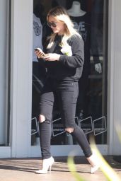 Hilary Duff Casual Outfit - Shopping In Bel-Air, March 2015