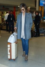 Jessica Alba at JFK Airport, March 2015