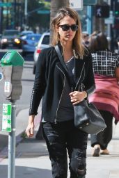 Jessica Alba Casual Style - at Kreation Juice in Beverly Hills, March 2015