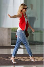 Kate Hudson in Jeans - Out in Century City, March 2015 