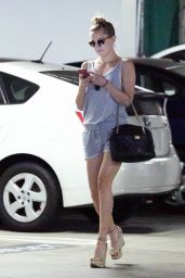 Kate Hudson Leggy in Shorts - Leaving a Medical Building in Beverly Hills, March 2015
