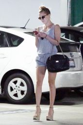 Kate Hudson Leggy in Shorts - Leaving a Medical Building in Beverly Hills, March 2015