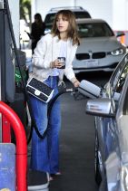 Katharine McPhee - Filling Up Her Car At A Local Gas Station – Beverly Hills, MArch 2015