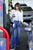 Katharine McPhee - Filling Up Her Car At A Local Gas Station – Beverly Hills, MArch 2015