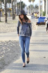 Katie Holmes in Tight Jeans - Out in Santa Monica, February 2015