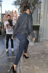 Kelly Brook Booty in Jeans - Arriving Back at Her Hotel in London - March 2015