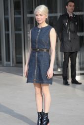 Michelle Williams – Louis Vuitton Fashion Show in Paris, March 2015