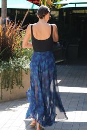 Miranda Kerr Casual Style - Out in Santa Monica, March 2015
