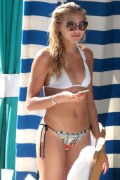 Rachel Hilbert Shows Off Her Bikini Body - Beach in Miami - March 2015