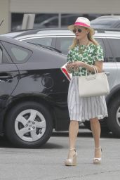 Reese Witherspoon Street Fashion - Out in Brentwood, March 2015