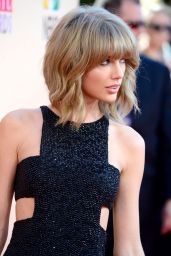 Taylor Swift – 2015 iHeartRadio Music Awards in Los Angeles