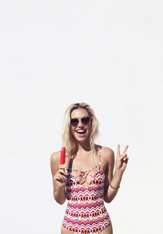 Alexis Ren - Photoshoot for Palm Springs Style Magazine(2015)