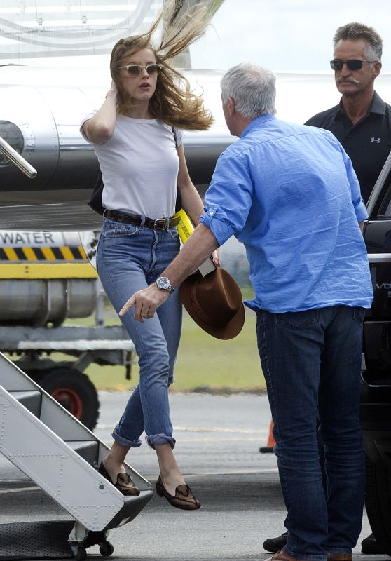 Amber Heard at Brisbane Airport, April 2015