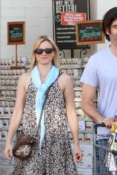 Amy Smart - Shopping at Bristol Farms in West Hollywood, April 2015