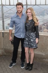 Britt Robertson and Scott Eastwood - Visiting the Empire State Building in NYC