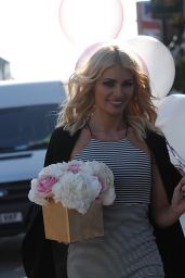 Chloe Sims - Arrives at Her Beauty Bar With Balloons for Her Daughter Birthday, London, April 2015