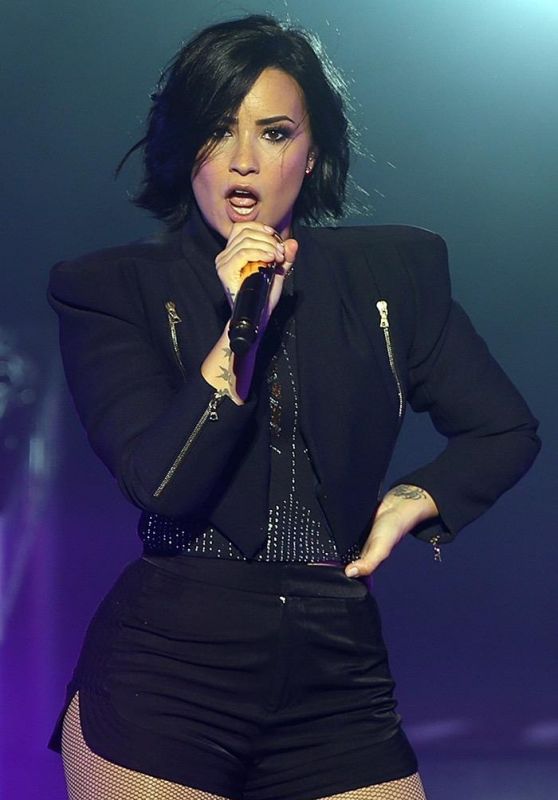 Demi Lovato Performs at the Crowne Theatre in Perth, Australia, April 2015
