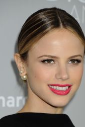 Halston Sage – Orchard Premiere of Dior and I in Los Angeles