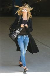 Heidi Klum in Jeans - Stops by a Medical Building, April 2015
