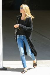 Heidi Klum in Jeans - Stops by a Medical Building, April 2015