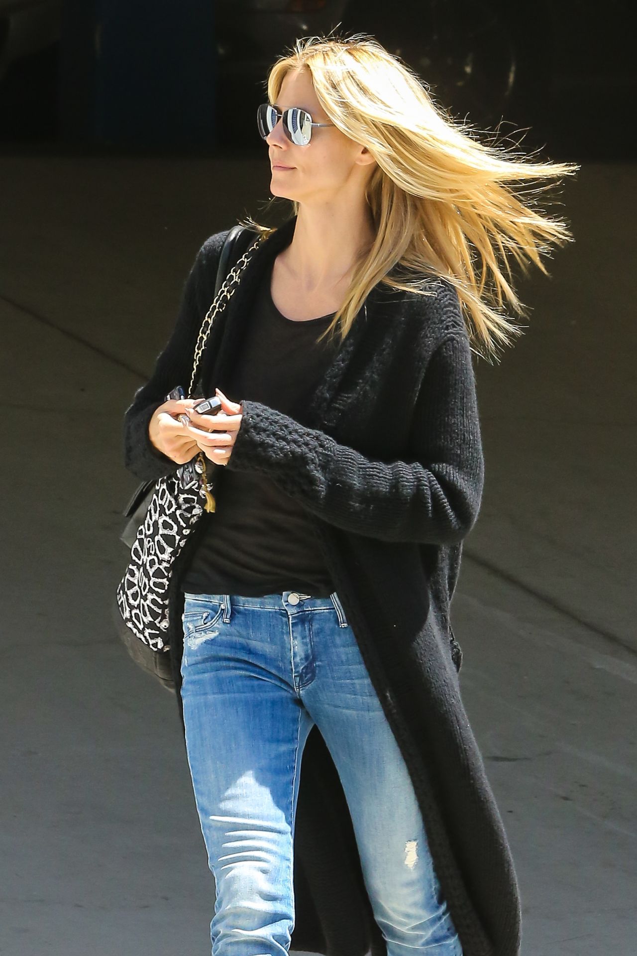 Heidi Klum in Jeans - Stops by a Medical Building, April 