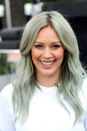 Hilary Duff Style - On the Set of Extra in Universal City - April 2015