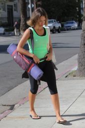 Jessica Alba - Going to a Yoga Class in Los Angeles, April 2015