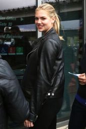 Kate Upton at Vancouver Canucks vs Calgary Flames Game in Vancouver, April 2015