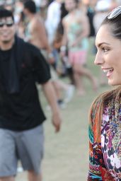 Kelly Brook in Patterned Dress – Coachella Music & Arts Festival 2015