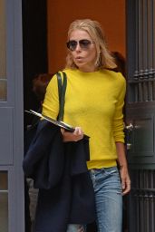 Kelly Ripa - Leaving Her Apartment in New York City - April 2015