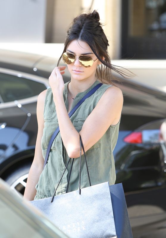 Kendall Jenner - Leaving Barney