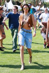 Kendall & Kylie Jenner, Hailey Baldwin – 2015 Coachella Music Festival in Indio – Day 1