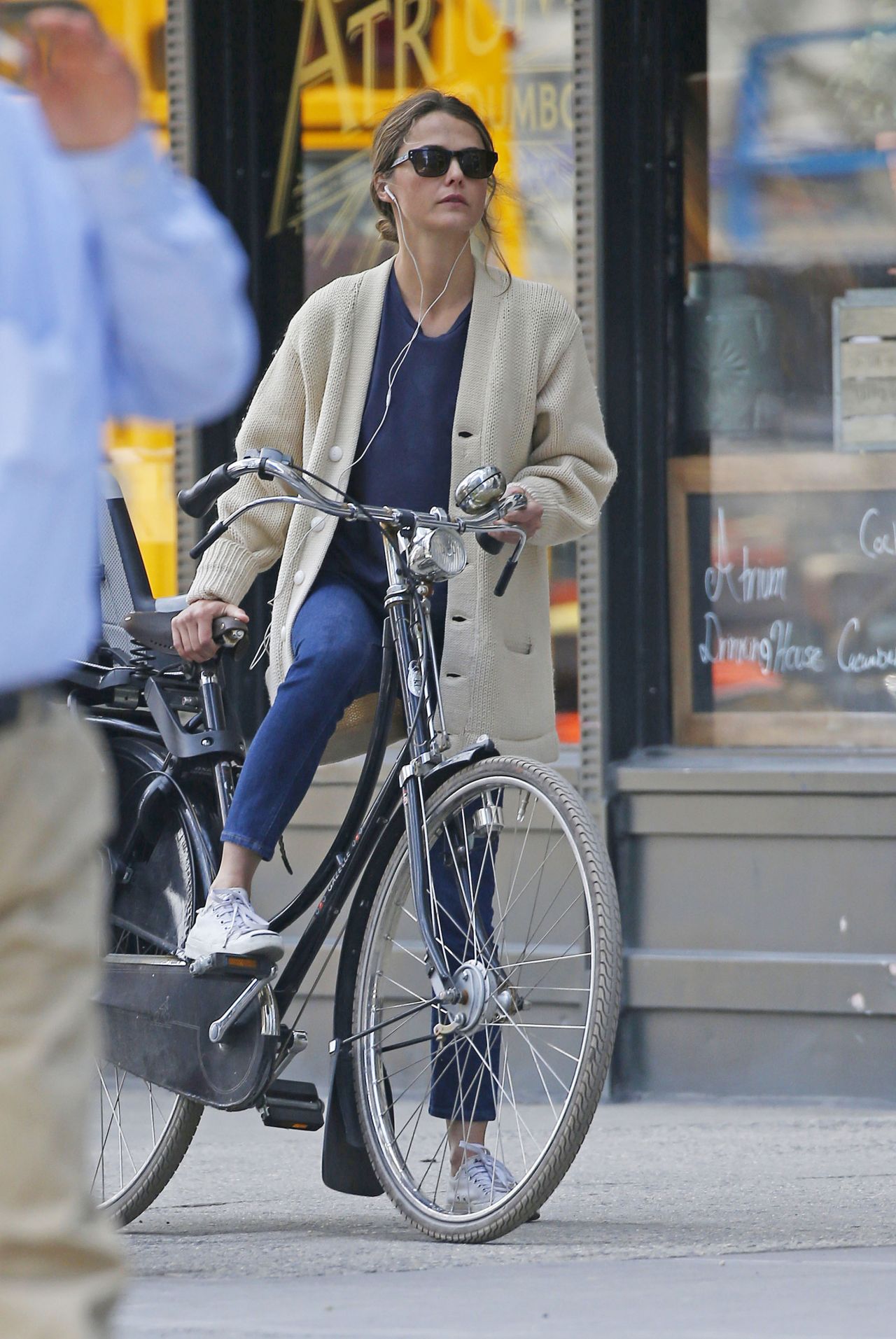 Keri Russell Rides Byke in Brooklyn - April 2015 • CelebMafia