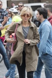 Kristen Wiig - Out For a Walk in Rome, April 2015