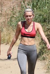 Miley Cyrus - Hike With Friends in Los Angeles, April 2015